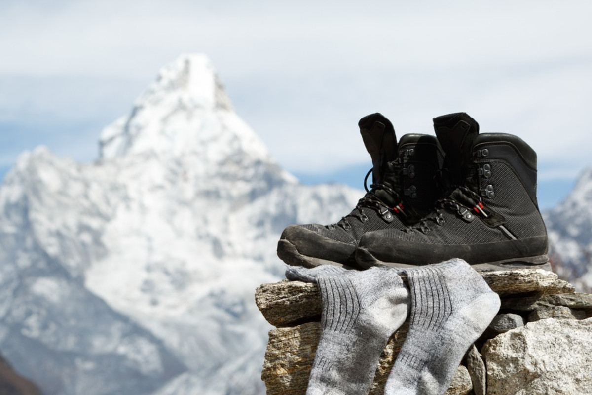 trekking boots 1677137545