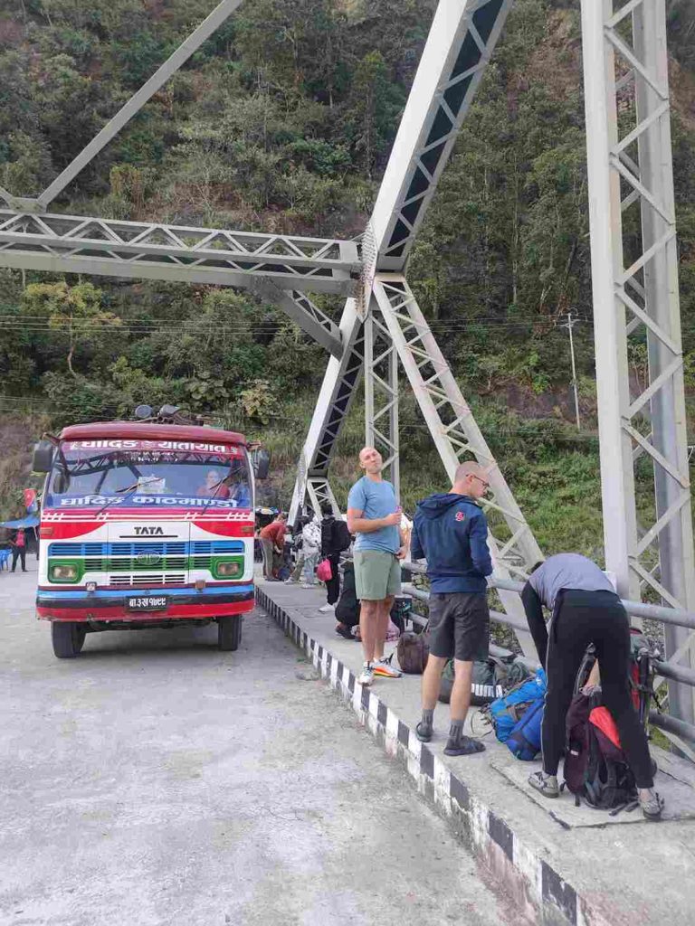 Bus to Khorlabesi