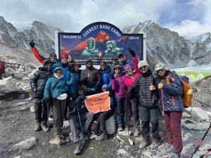 EBC Trekking group