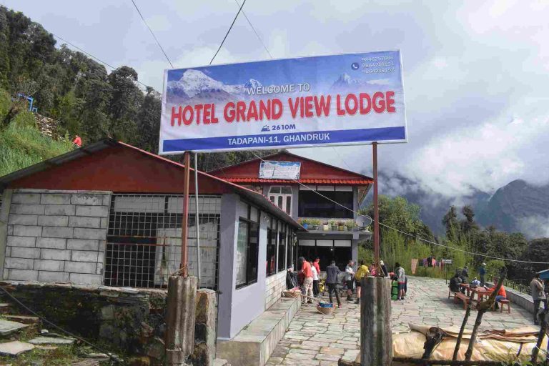 Hotel Grand View Tadapani