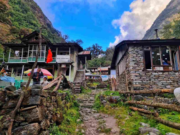 Lodges at Lama Hotel
