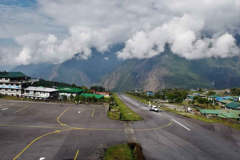 Lukla Airport 2800m.
