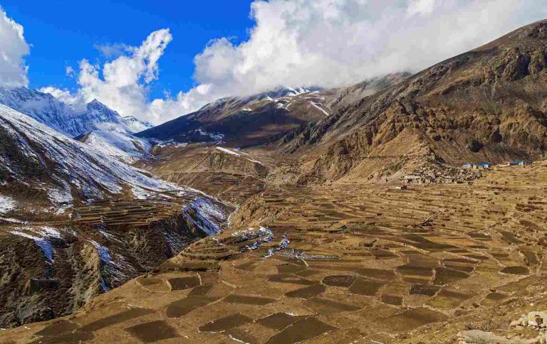 Nar village Background
