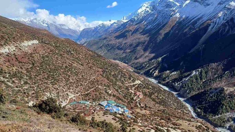 Small village of Yak Kharka.