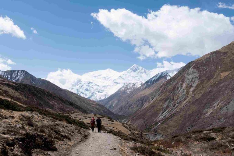 Heading towards Yak Kharka.