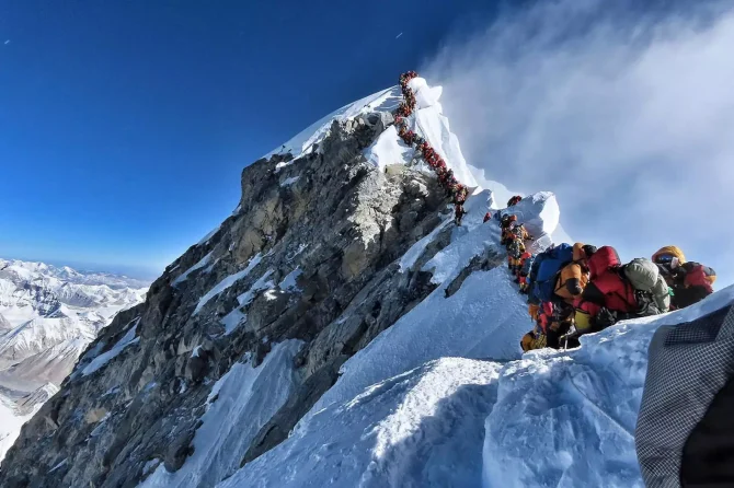 Climbing to Everest