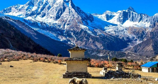 Manaslu Circuit Trek Vs Annapurna Circuit Trek