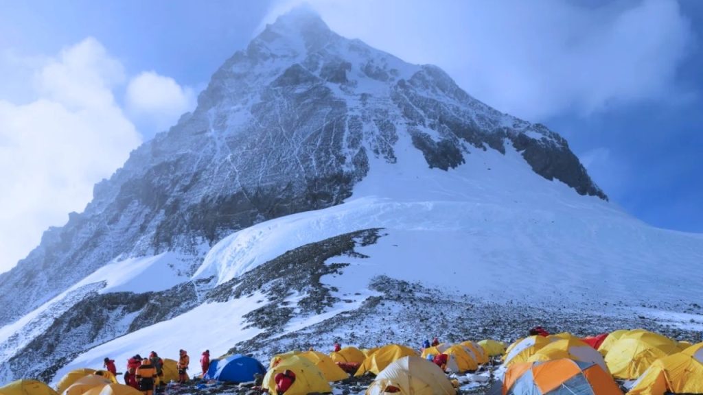 Rainbow Valley On Everest